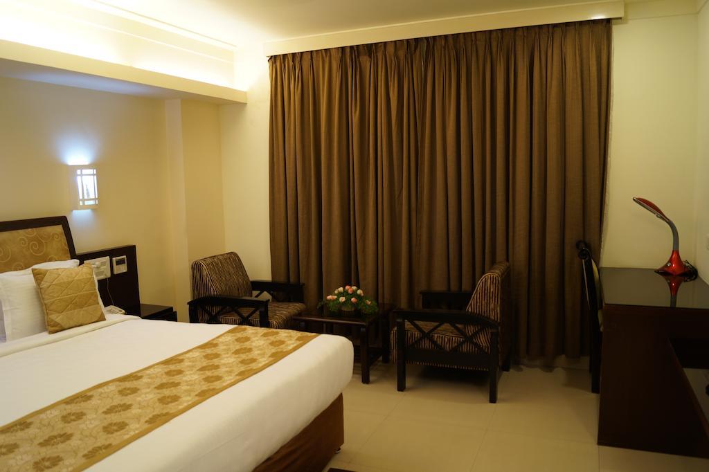 Hotel Budhil Park Visakhapatnam Phòng bức ảnh