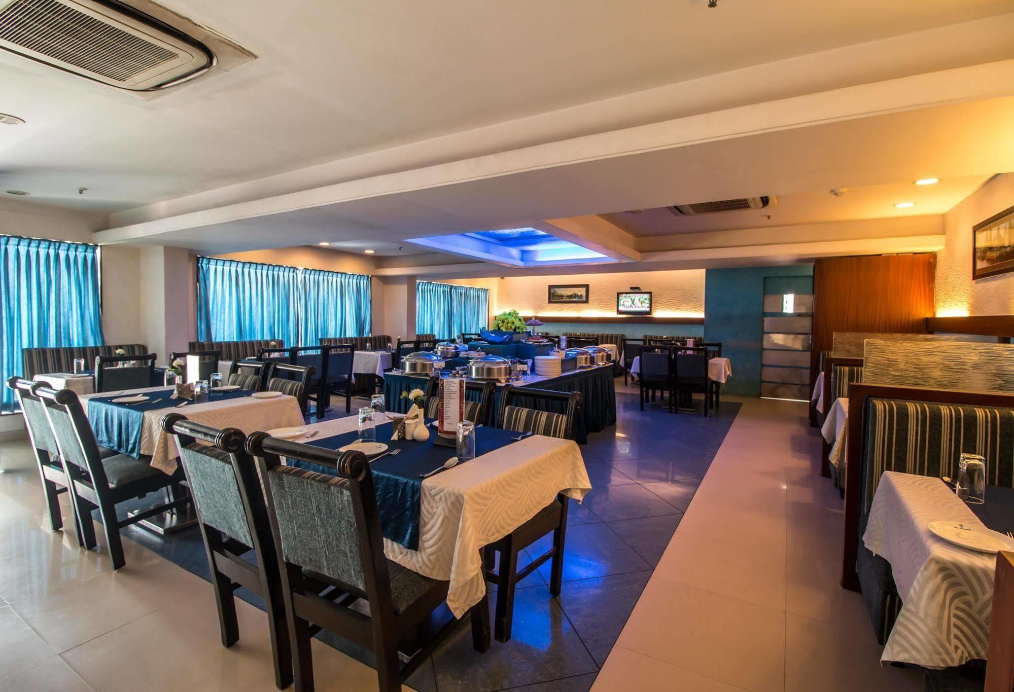 Hotel Budhil Park Visakhapatnam Ngoại thất bức ảnh