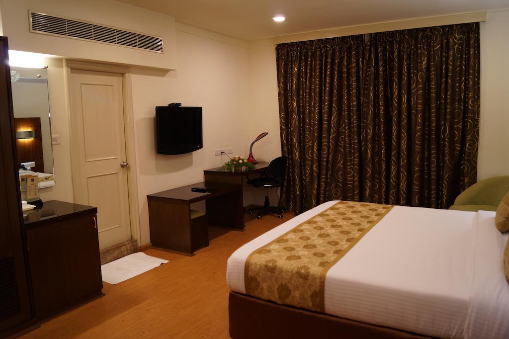 Hotel Budhil Park Visakhapatnam Ngoại thất bức ảnh