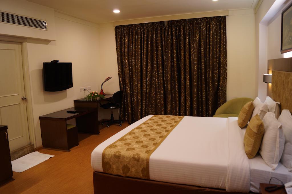 Hotel Budhil Park Visakhapatnam Ngoại thất bức ảnh