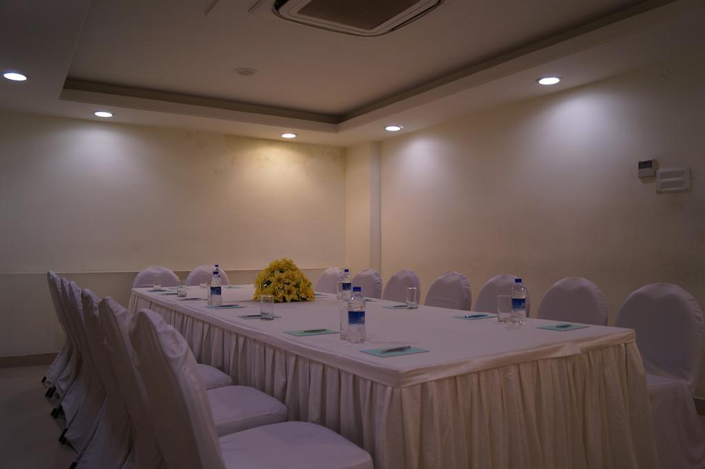 Hotel Budhil Park Visakhapatnam Ngoại thất bức ảnh