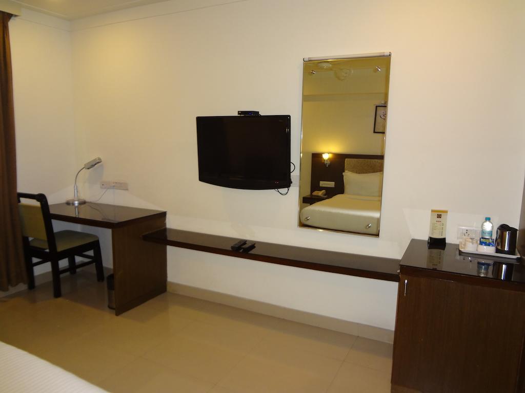 Hotel Budhil Park Visakhapatnam Ngoại thất bức ảnh