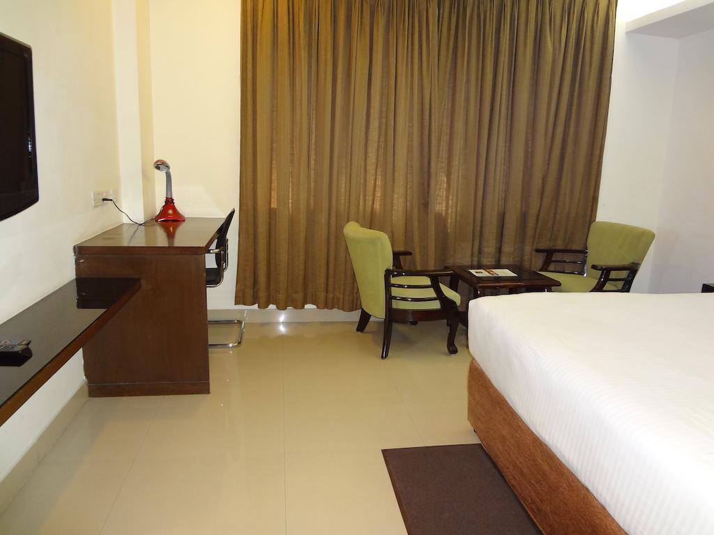 Hotel Budhil Park Visakhapatnam Ngoại thất bức ảnh
