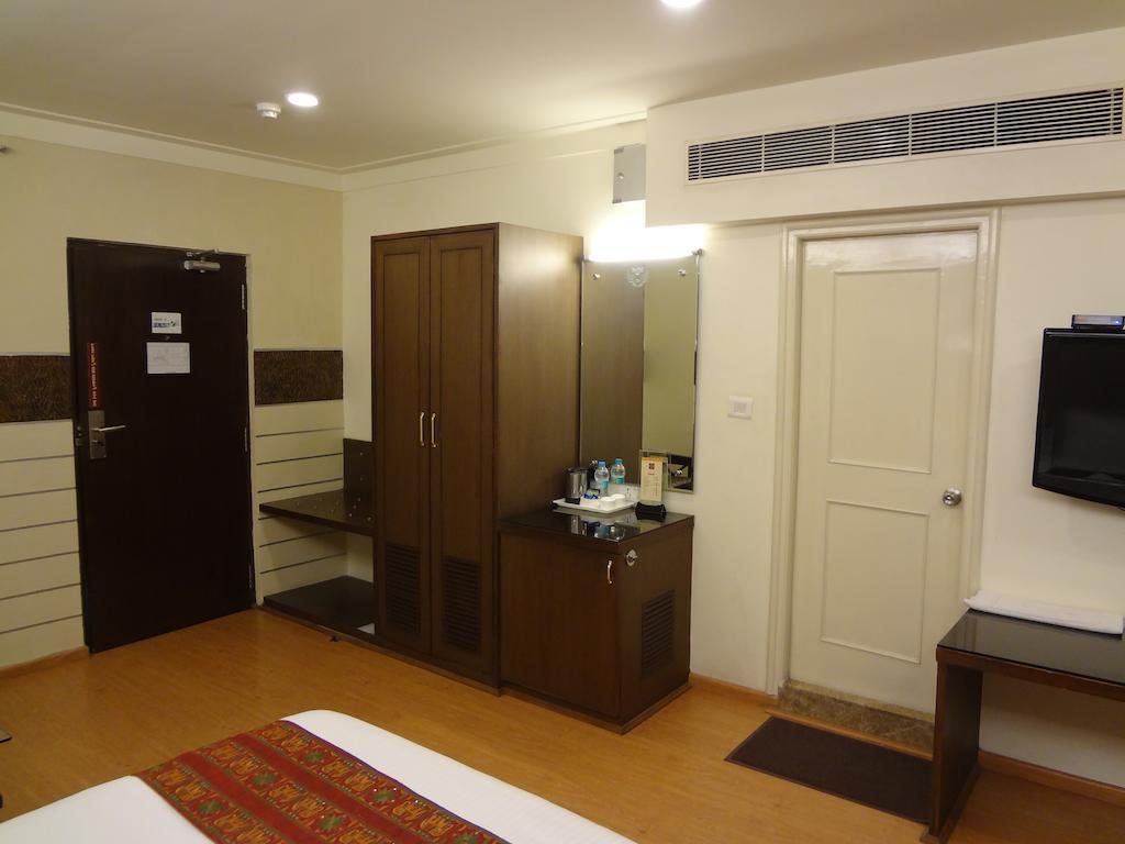 Hotel Budhil Park Visakhapatnam Ngoại thất bức ảnh
