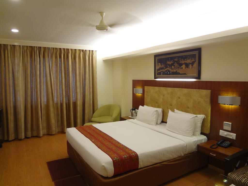 Hotel Budhil Park Visakhapatnam Ngoại thất bức ảnh